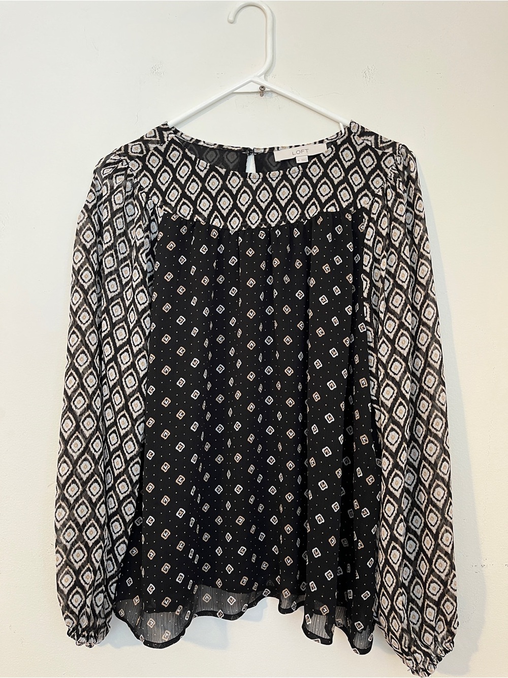 LOFT Black and Cream Sheer Geometric Blouse size M Lightweight long Sleeve lined